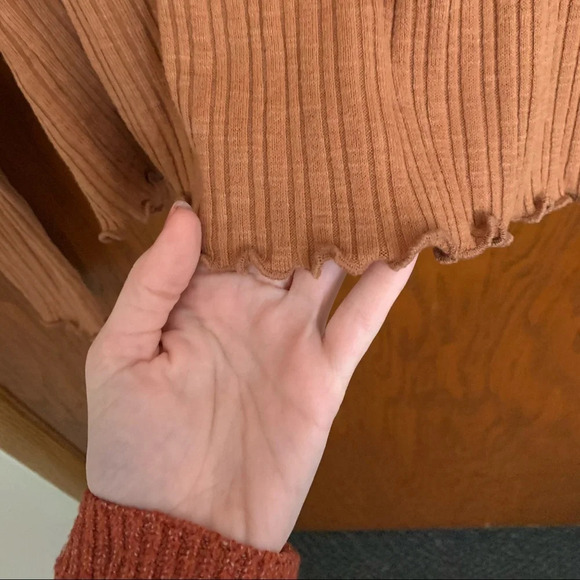 Forever 21 Lettuce Trim Blouse - Picture 3 of 5